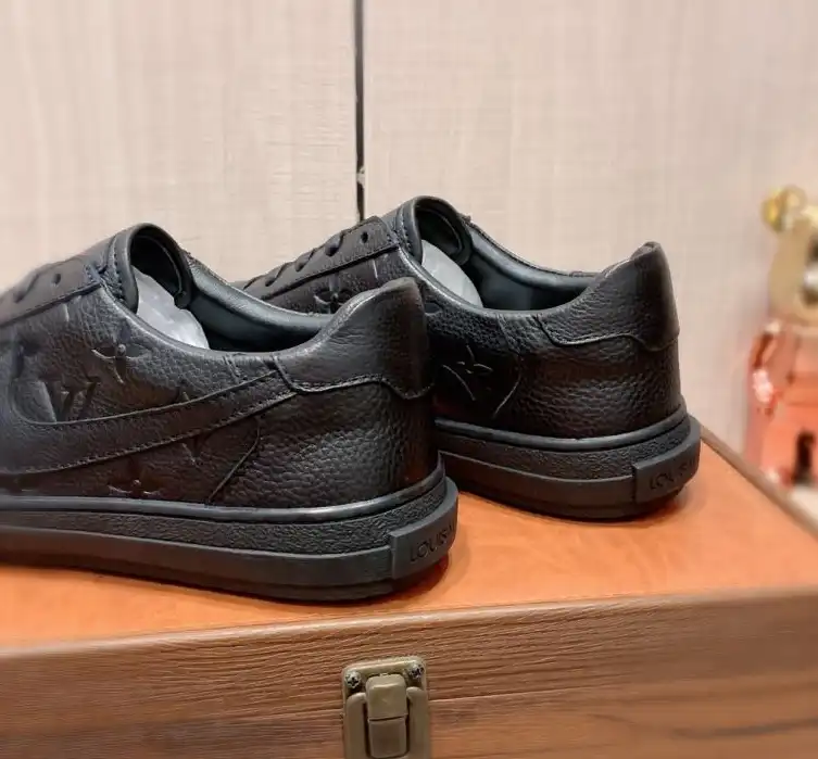 hype Louis Vuitton Sneakers