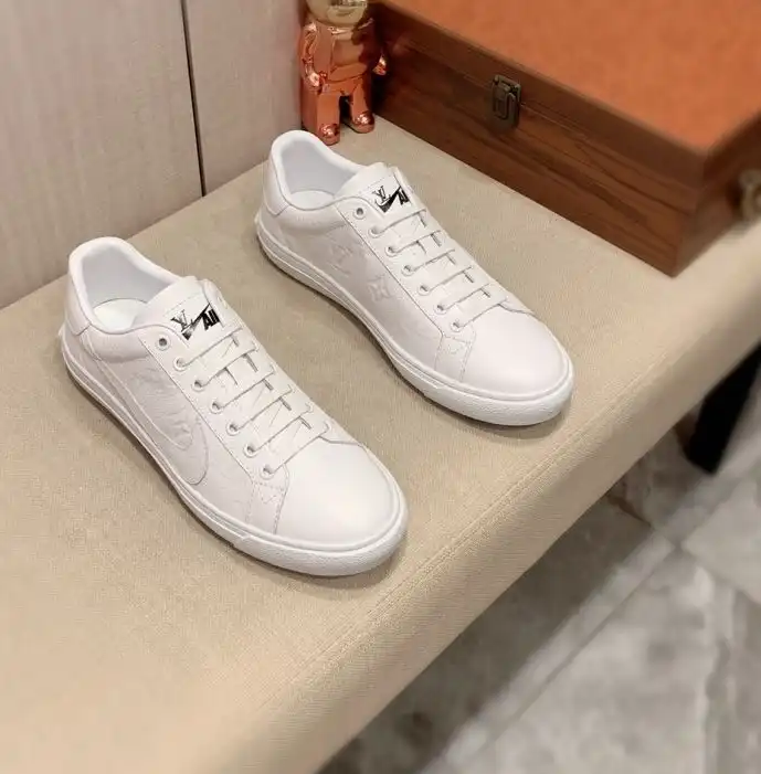 hype Louis Vuitton Sneakers