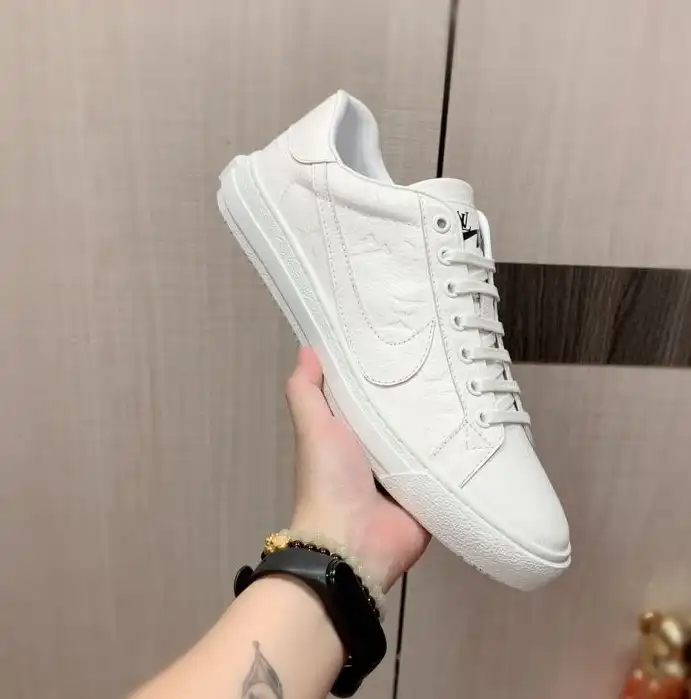 hype Louis Vuitton Sneakers