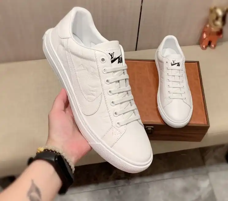 hype Louis Vuitton Sneakers