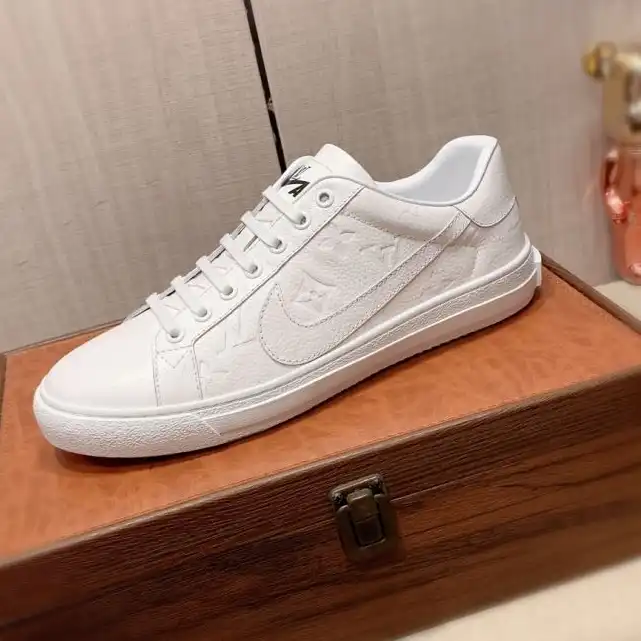 hype Louis Vuitton Sneakers