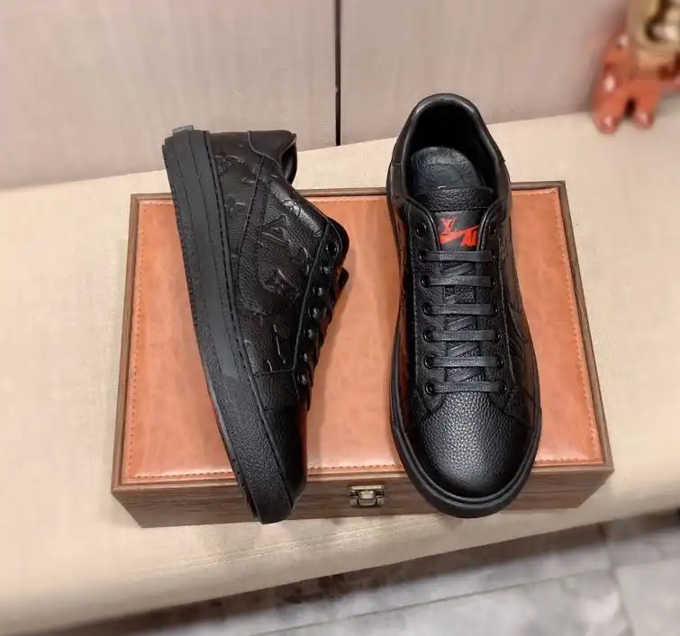 hype Louis Vuitton Sneakers