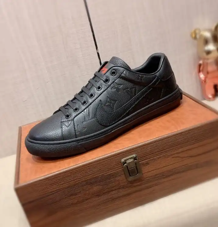 hype Louis Vuitton Sneakers