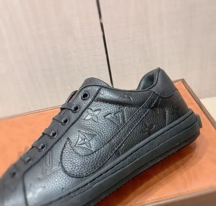 hype Louis Vuitton Sneakers