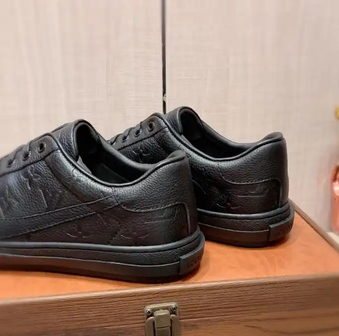 hype Louis Vuitton Sneakers