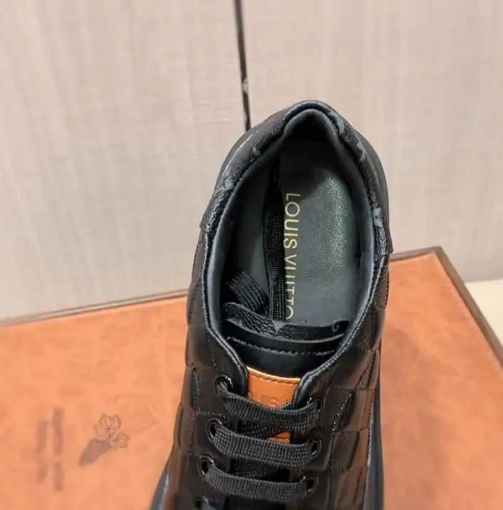 hype Louis Vuitton Sneakers