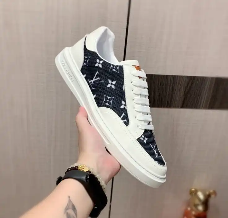 hype Louis Vuitton Sneakers