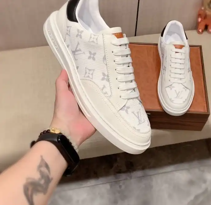 hype Louis Vuitton Sneakers