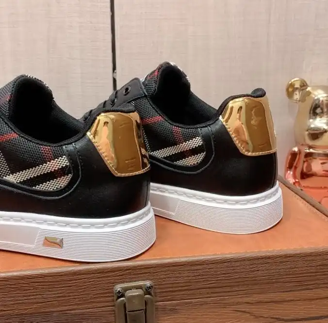 hype Burberry Sneakers