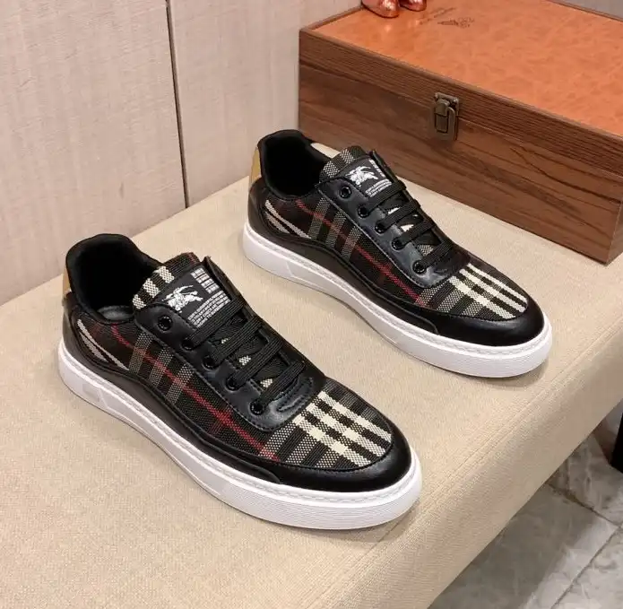 hype Burberry Sneakers