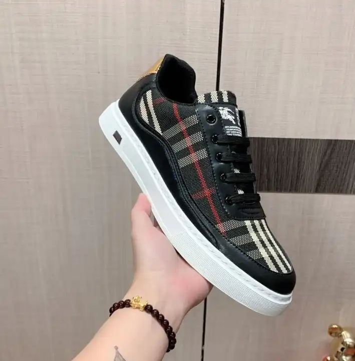 hype Burberry Sneakers