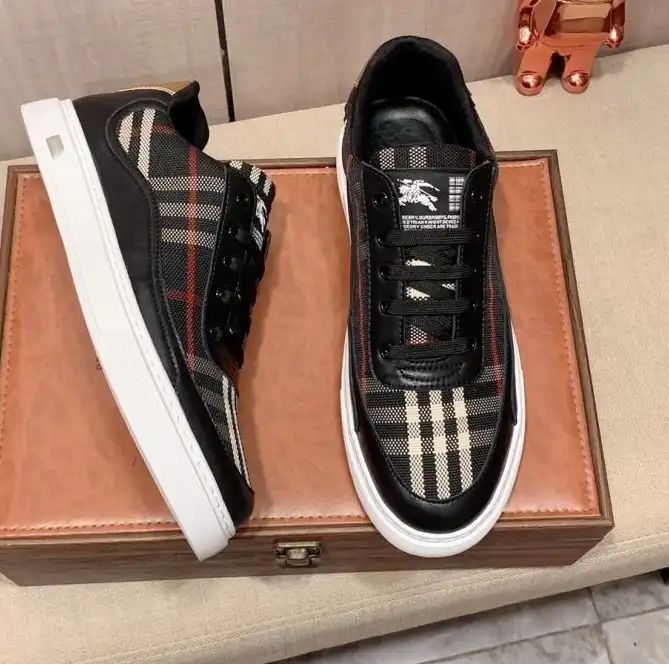 hype Burberry Sneakers