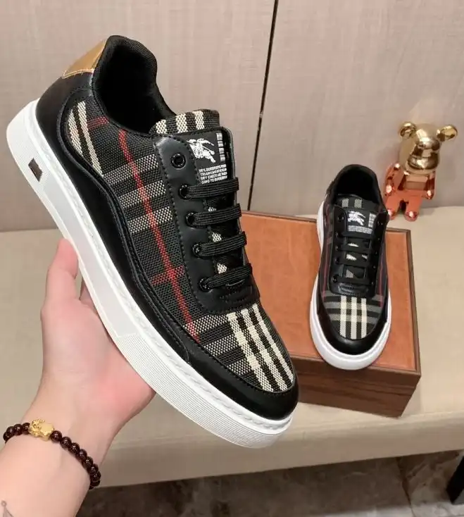 hype Burberry Sneakers