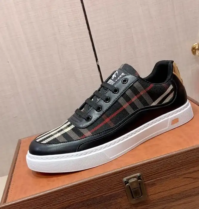 hype Burberry Sneakers