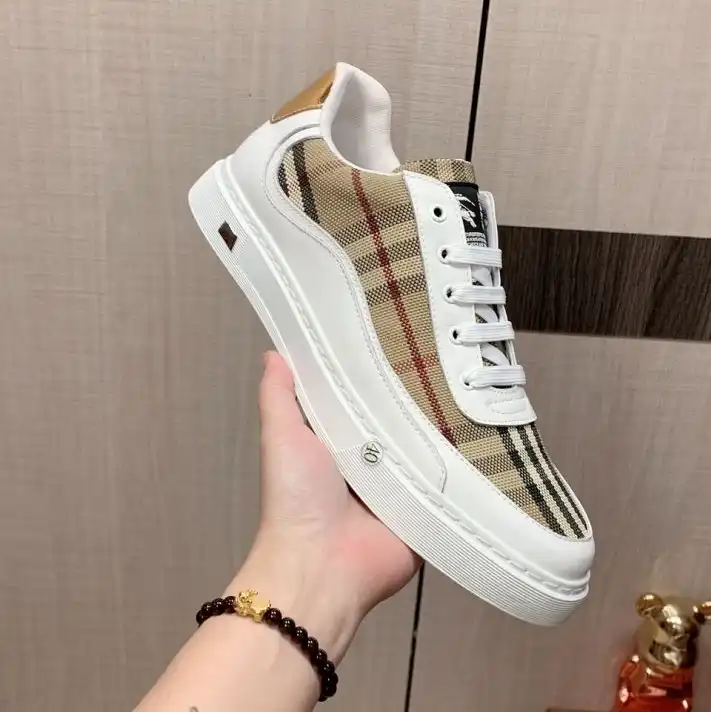 hype Burberry Sneakers