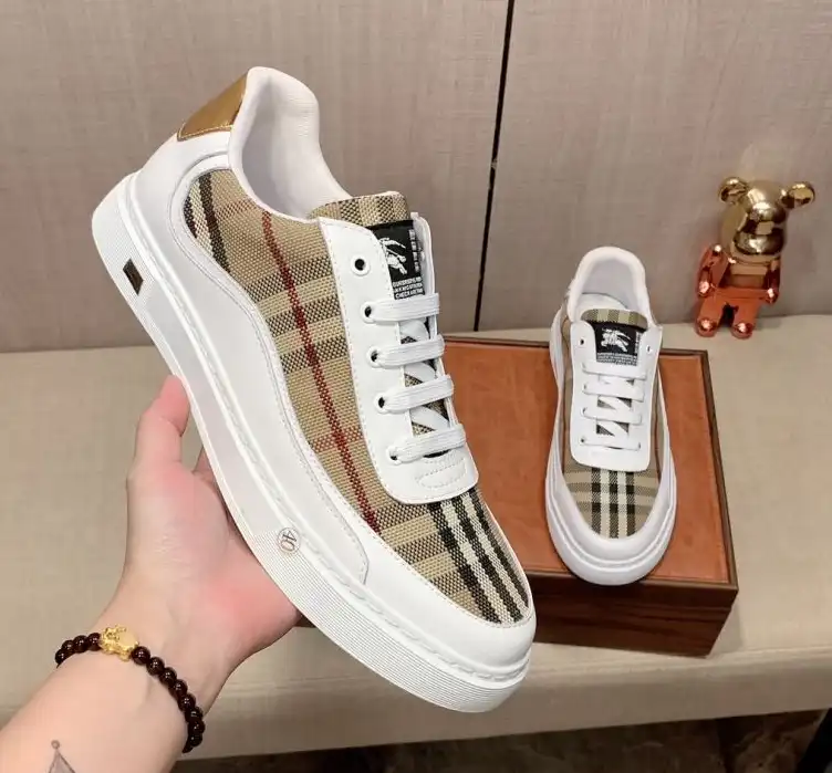 hype Burberry Sneakers