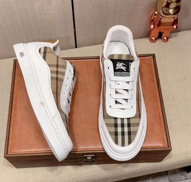 hype Burberry Sneakers