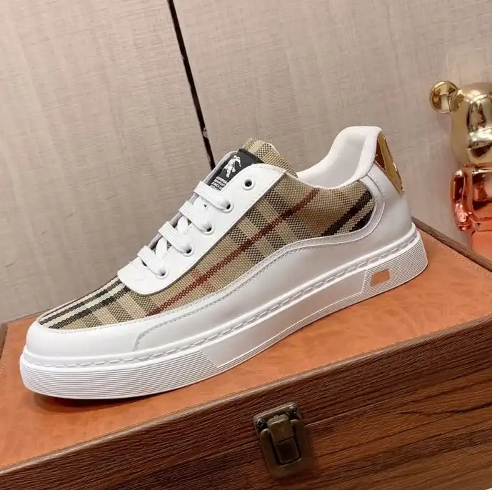 hype Burberry Sneakers