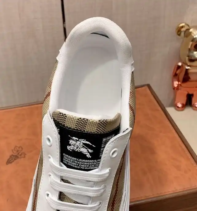 hype Burberry Sneakers