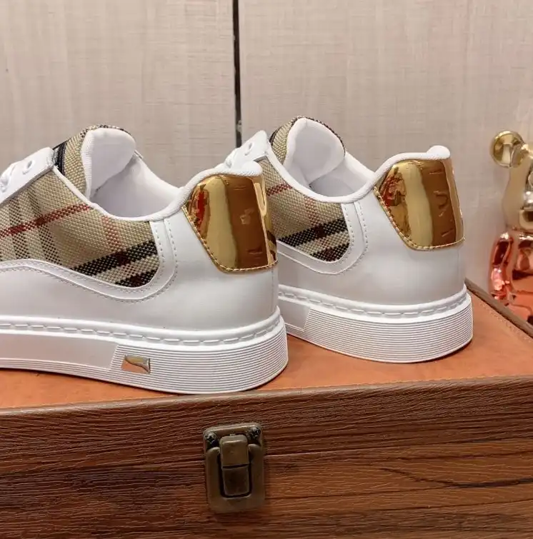 hype Burberry Sneakers