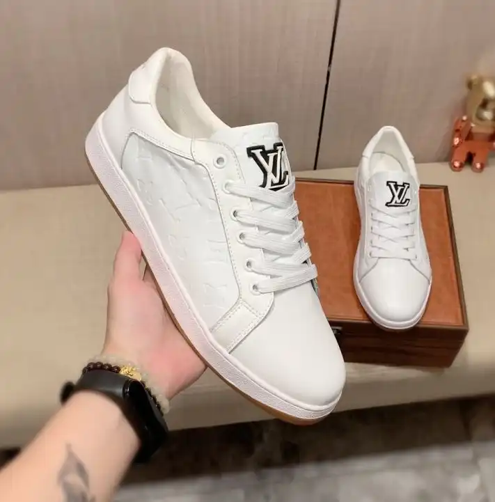 hype Louis Vuitton Sneakers