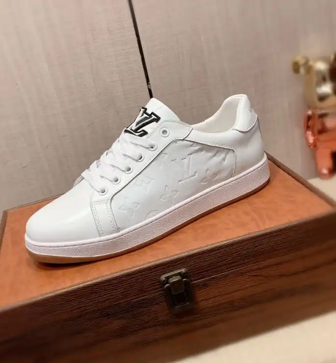 hype Louis Vuitton Sneakers