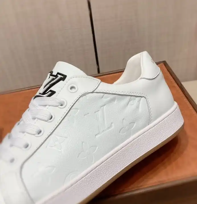 hype Louis Vuitton Sneakers