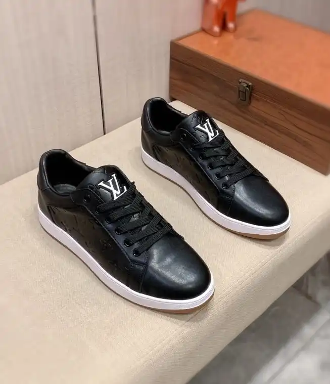 hype Louis Vuitton Sneakers