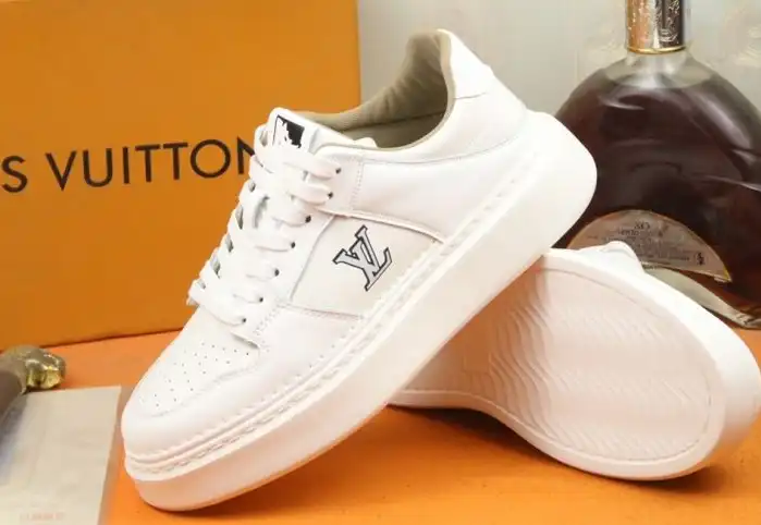 hype Louis Vuitton Sneakers