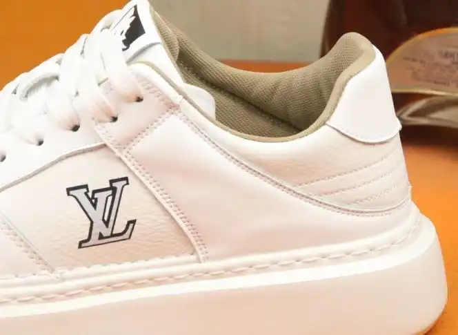 hype Louis Vuitton Sneakers