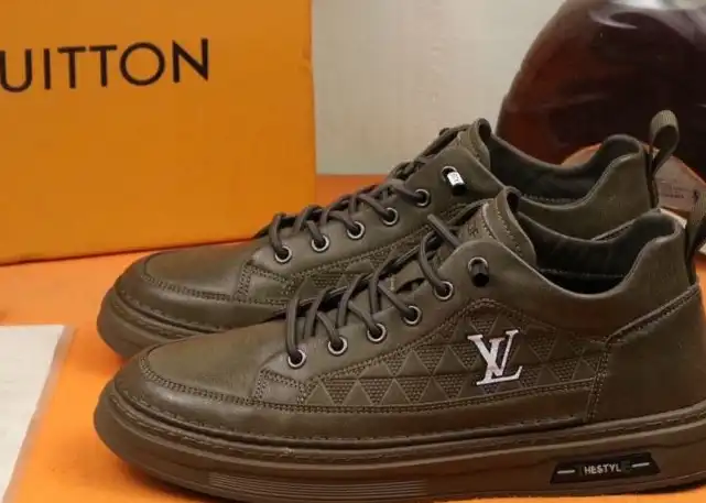 hype Louis Vuitton Sneakers