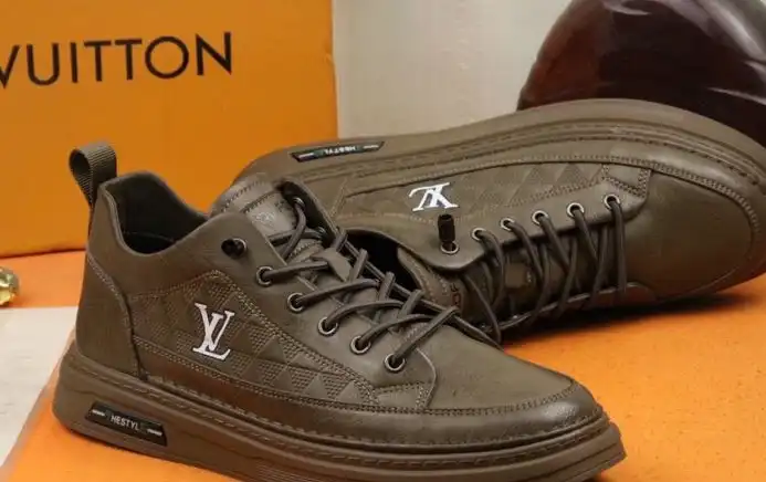 hype Louis Vuitton Sneakers