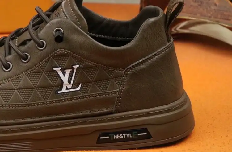 hype Louis Vuitton Sneakers