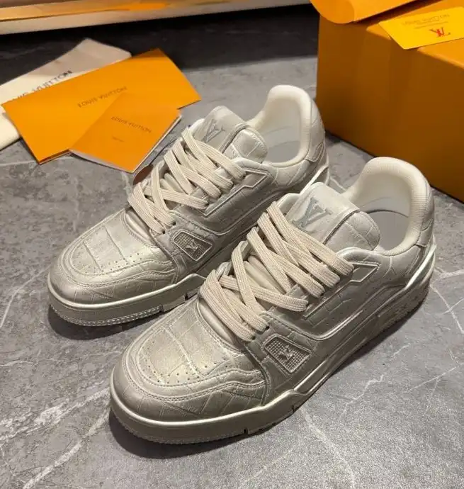 hype Louis Vuitton Sneakers