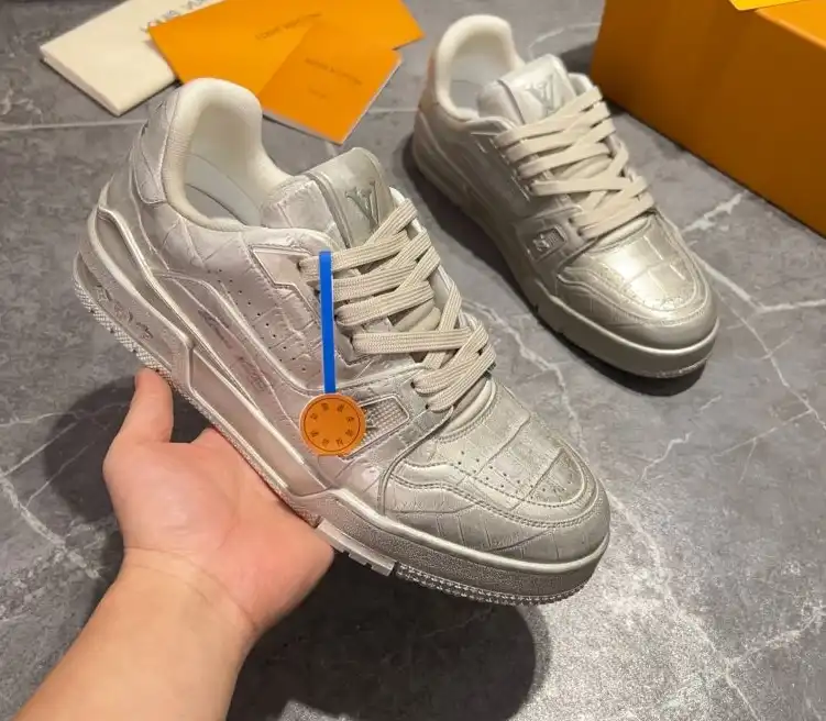 hype Louis Vuitton Sneakers