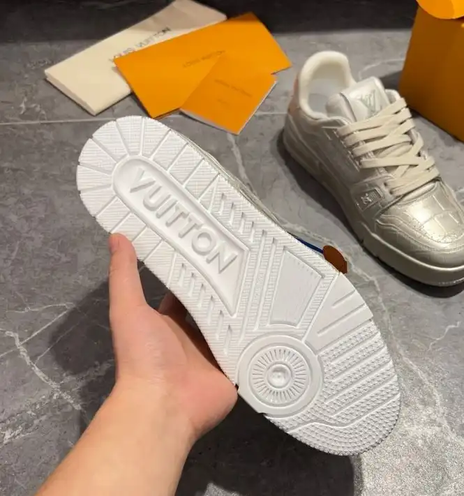 hype Louis Vuitton Sneakers