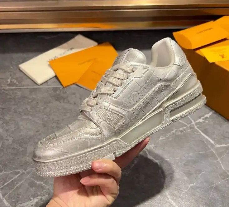 hype Louis Vuitton Sneakers