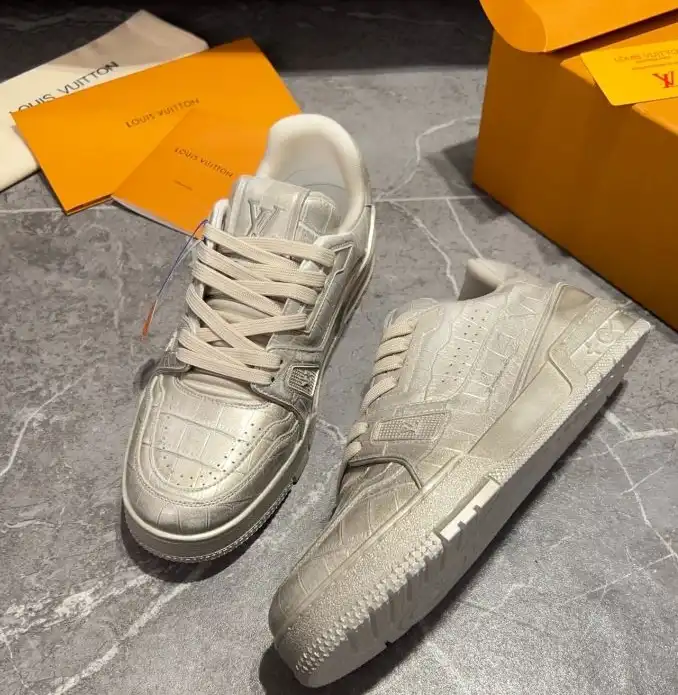 hype Louis Vuitton Sneakers