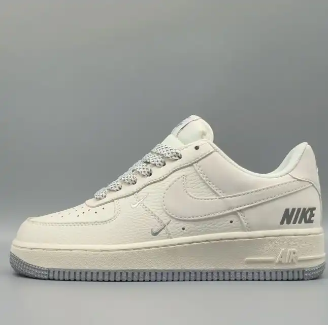 hype Nike Sneakers