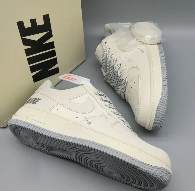 hype Nike Sneakers