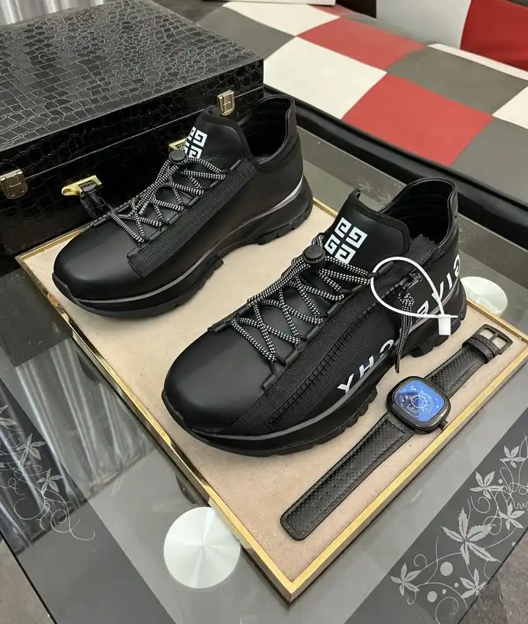 hype Louis Vuitton Sneakers