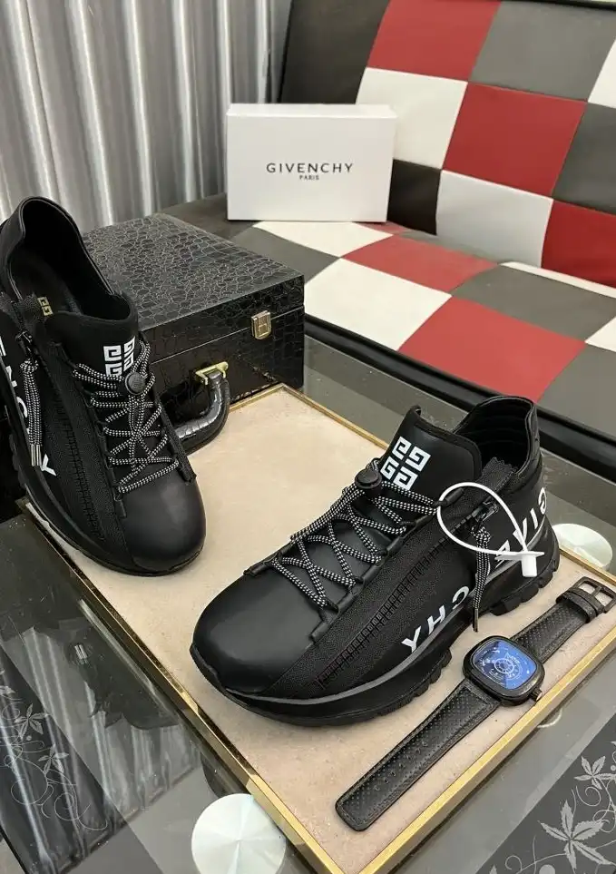 hype Louis Vuitton Sneakers