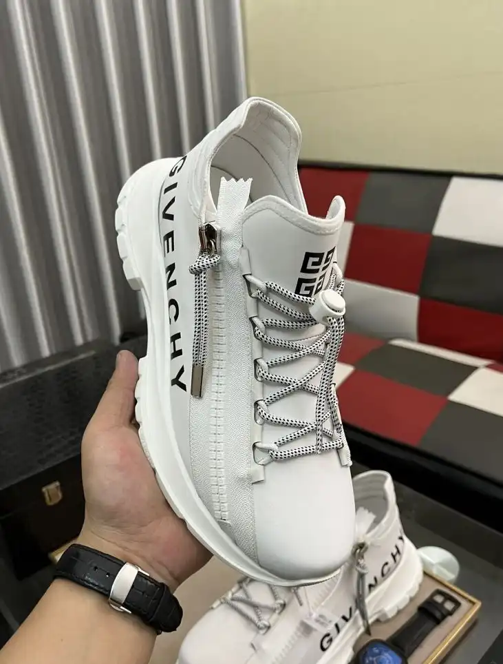 hype Louis Vuitton Sneakers