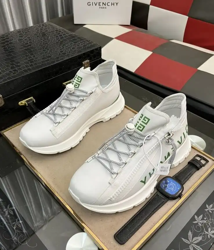 hype Louis Vuitton Sneakers