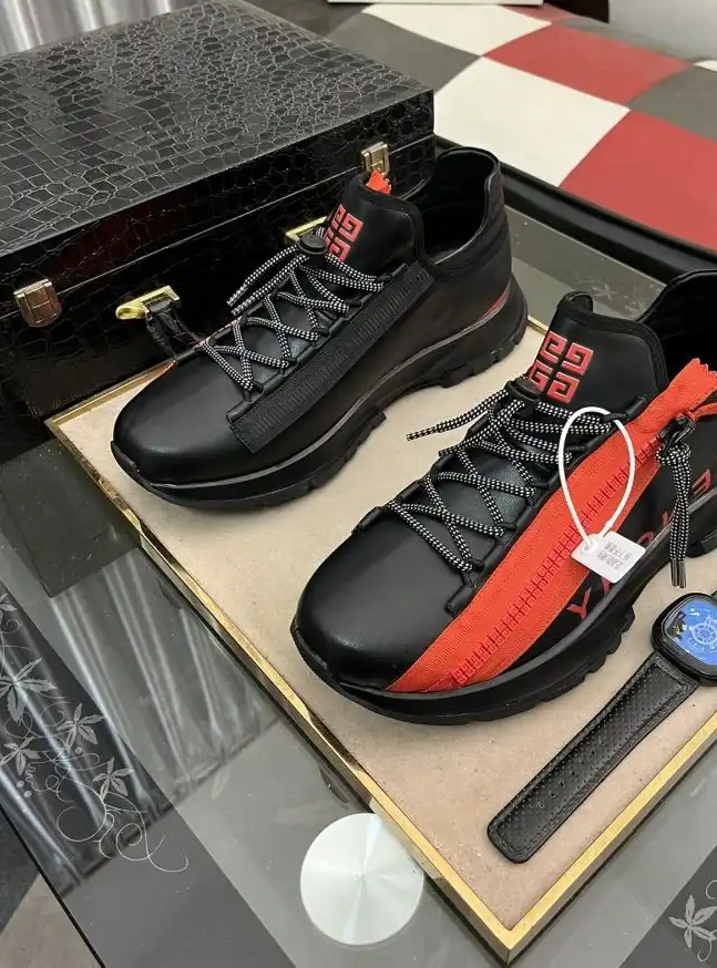 hype Louis Vuitton Sneakers