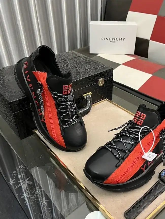 hype Louis Vuitton Sneakers