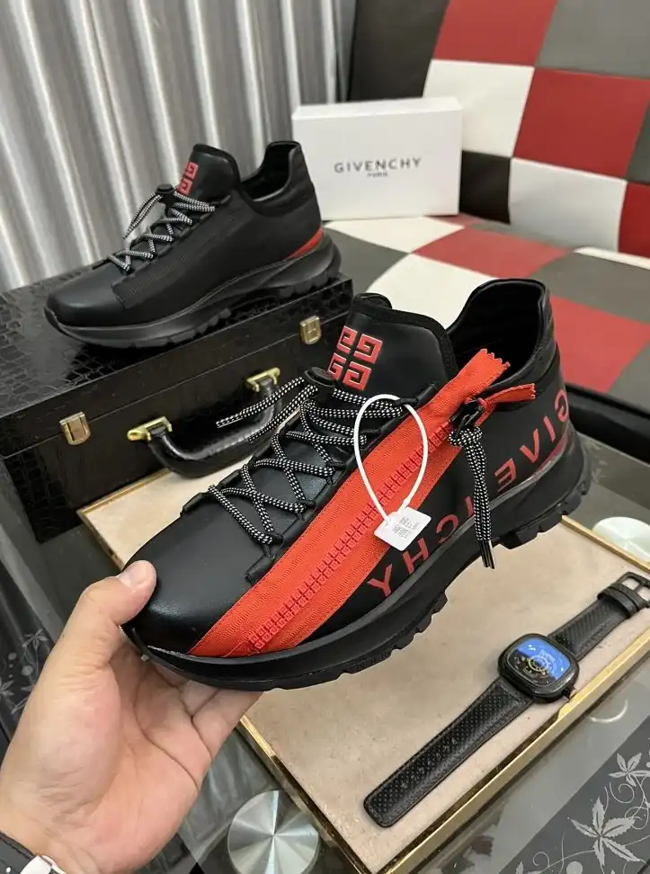 hype Louis Vuitton Sneakers