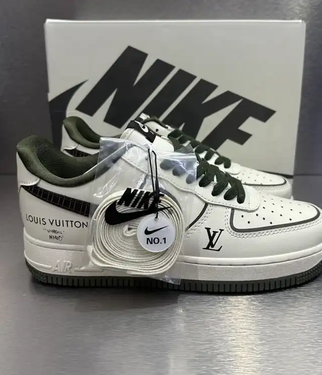 hype Louis Vuitton Sneakers