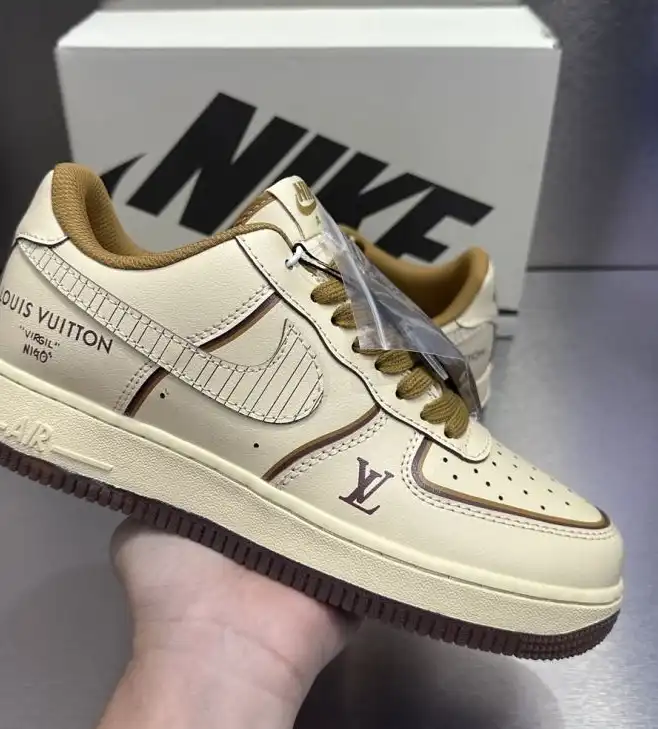 hype Louis Vuitton Sneakers