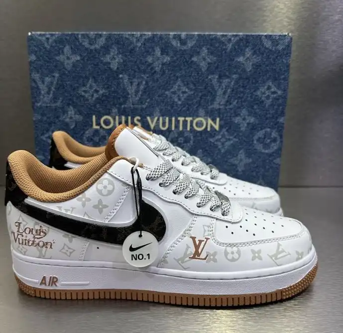 hype Louis Vuitton Sneakers